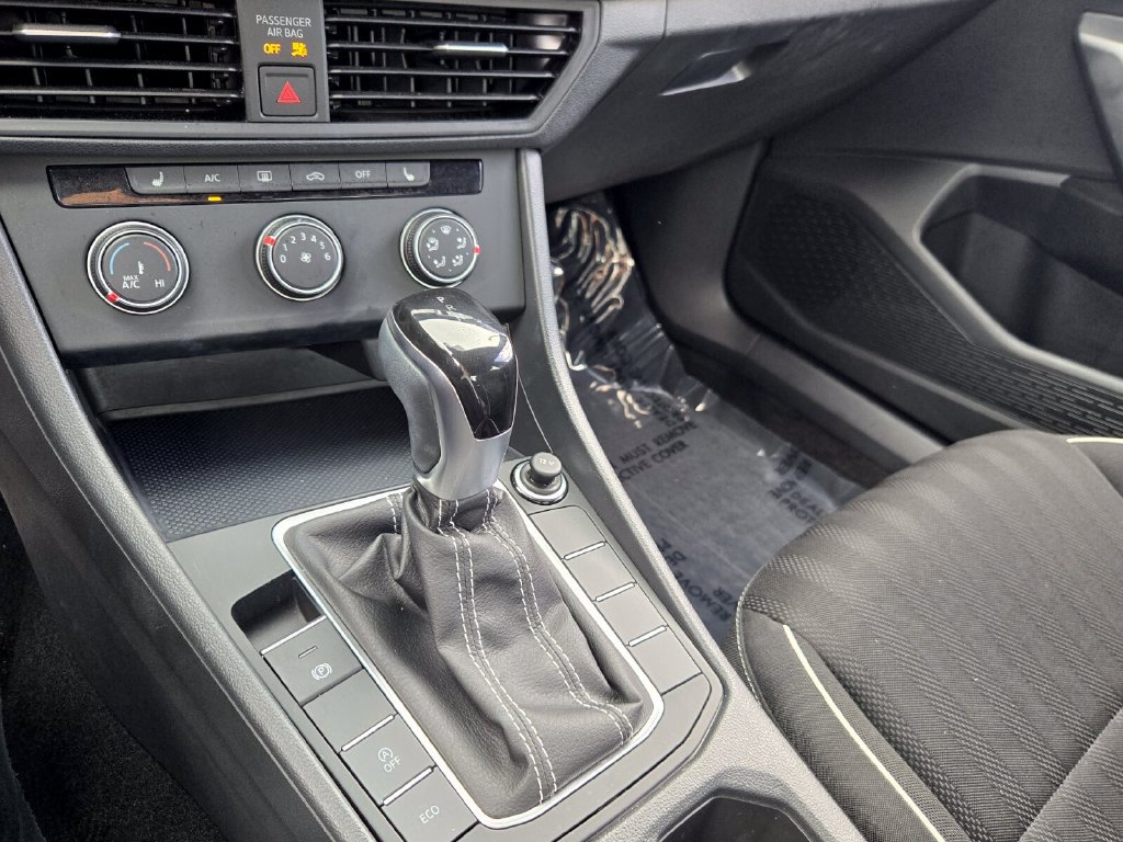 Certified 2024 Volkswagen Jetta Sport FWD image 19