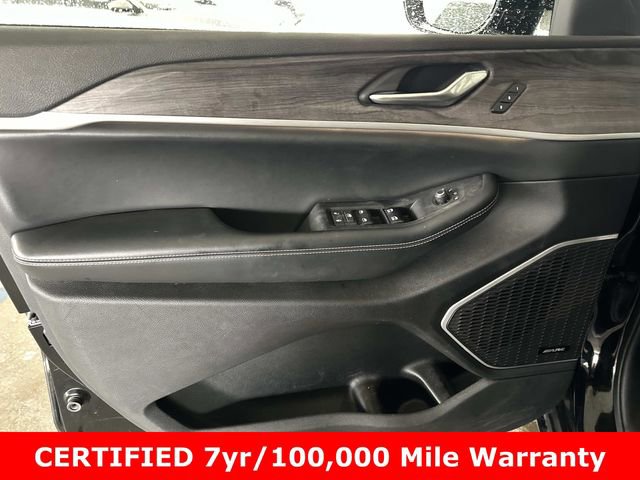 Used 2022 Jeep Grand Cherokee Limited w/ Luxury Tech Group II image 16