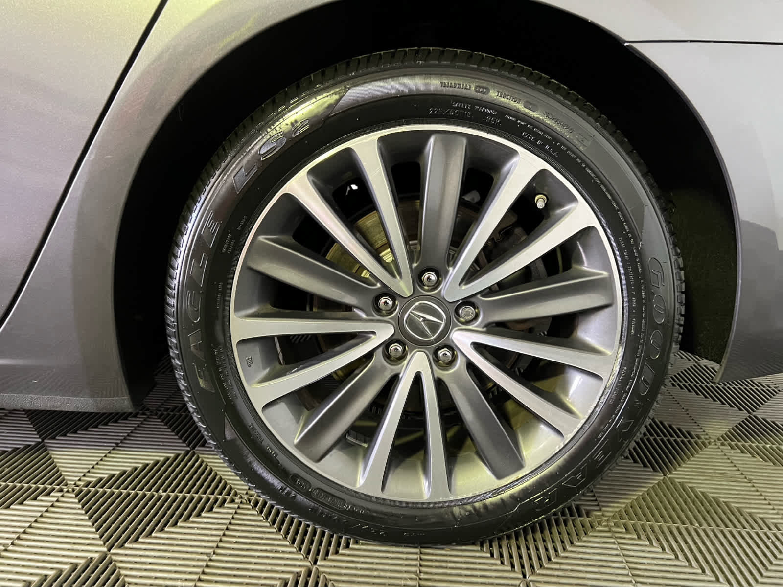 Used 2018 Acura TLX V6 w/ Advance Package FWD image 9