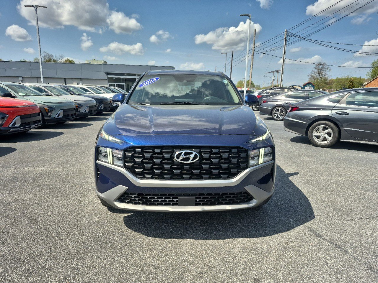 Used 2023 Hyundai Santa Fe SE image 2