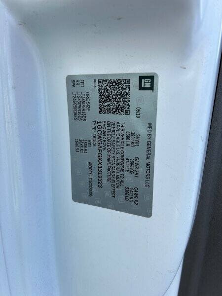 Used 2019 Chevrolet Express 2500 w/ Driver Convenience Package RWD image 17