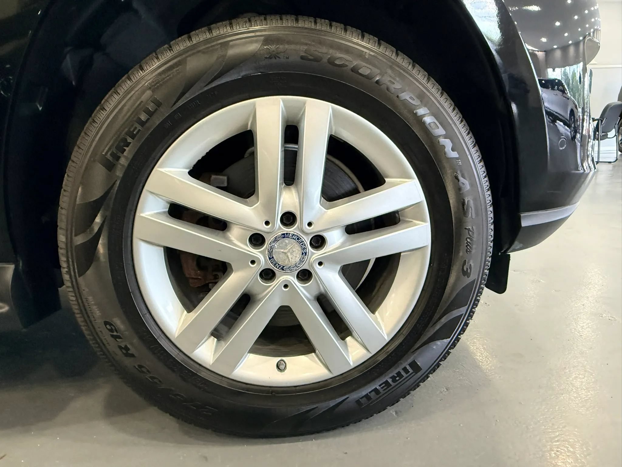 Used 2014 Mercedes-Benz GL 450 4MATIC image 35