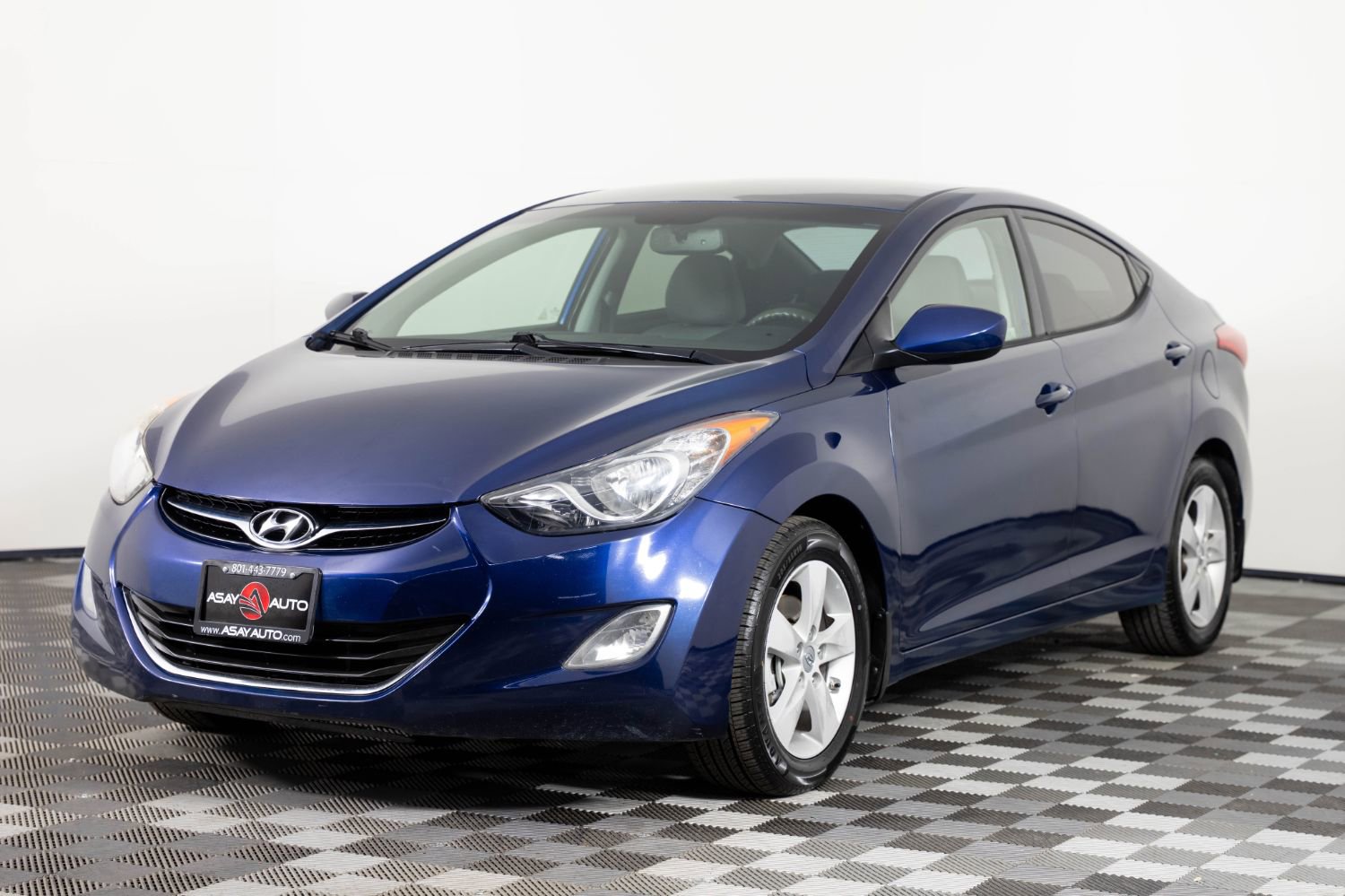 Used 2013 Hyundai Elantra GLS w/ Preferred Pkg FWD image 2