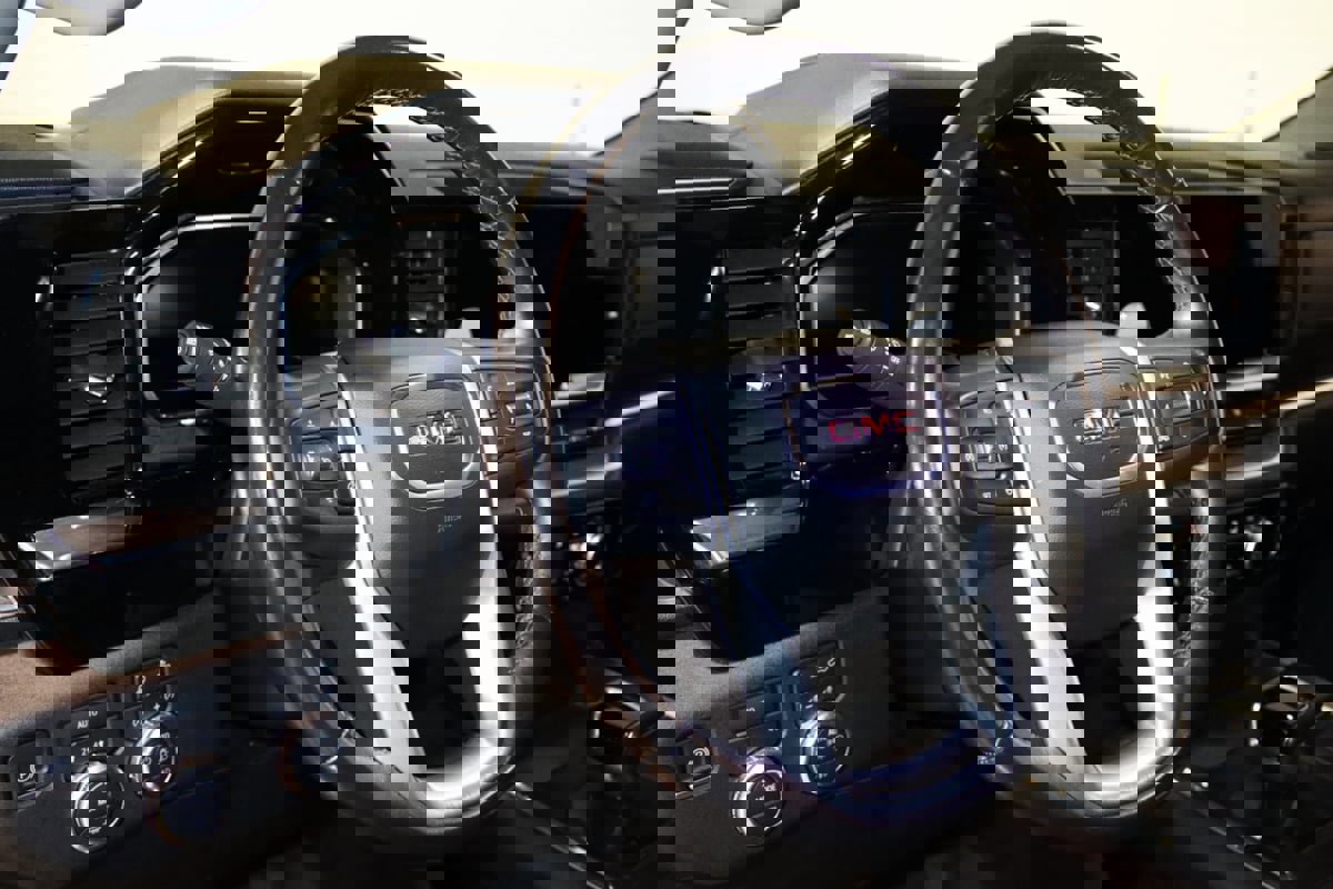 Used 2023 GMC Sierra 1500 SLT w/ SLT Convenience Package image 45