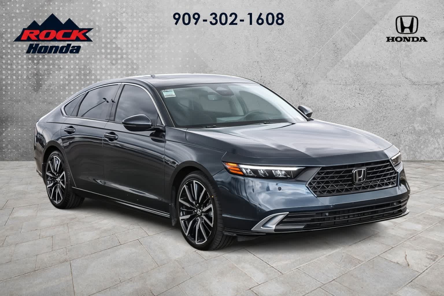 Used 2024 Honda Accord Touring image 3