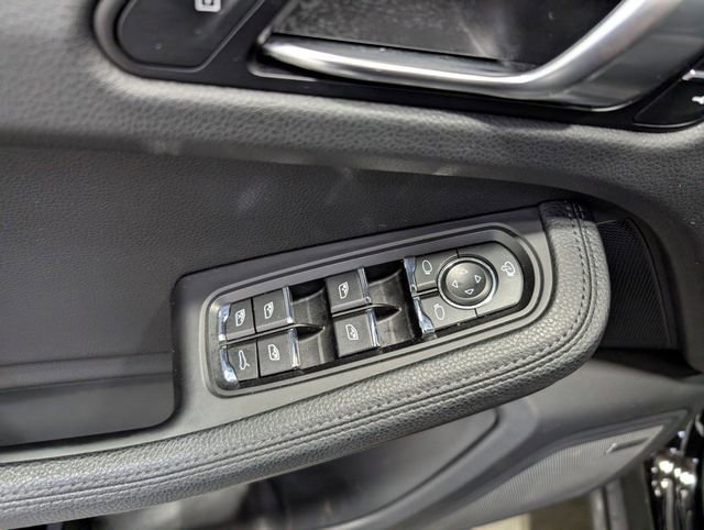 Used 2023 Porsche Macan w/ Premium Package Plus image 15