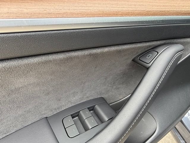 Used 2023 Tesla Model 3 Standard Range RWD image 13
