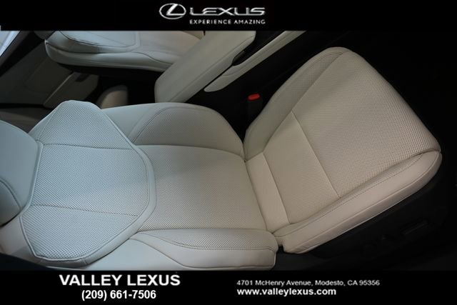 New 2026 Lexus ES 500e AWD/4WD image 16