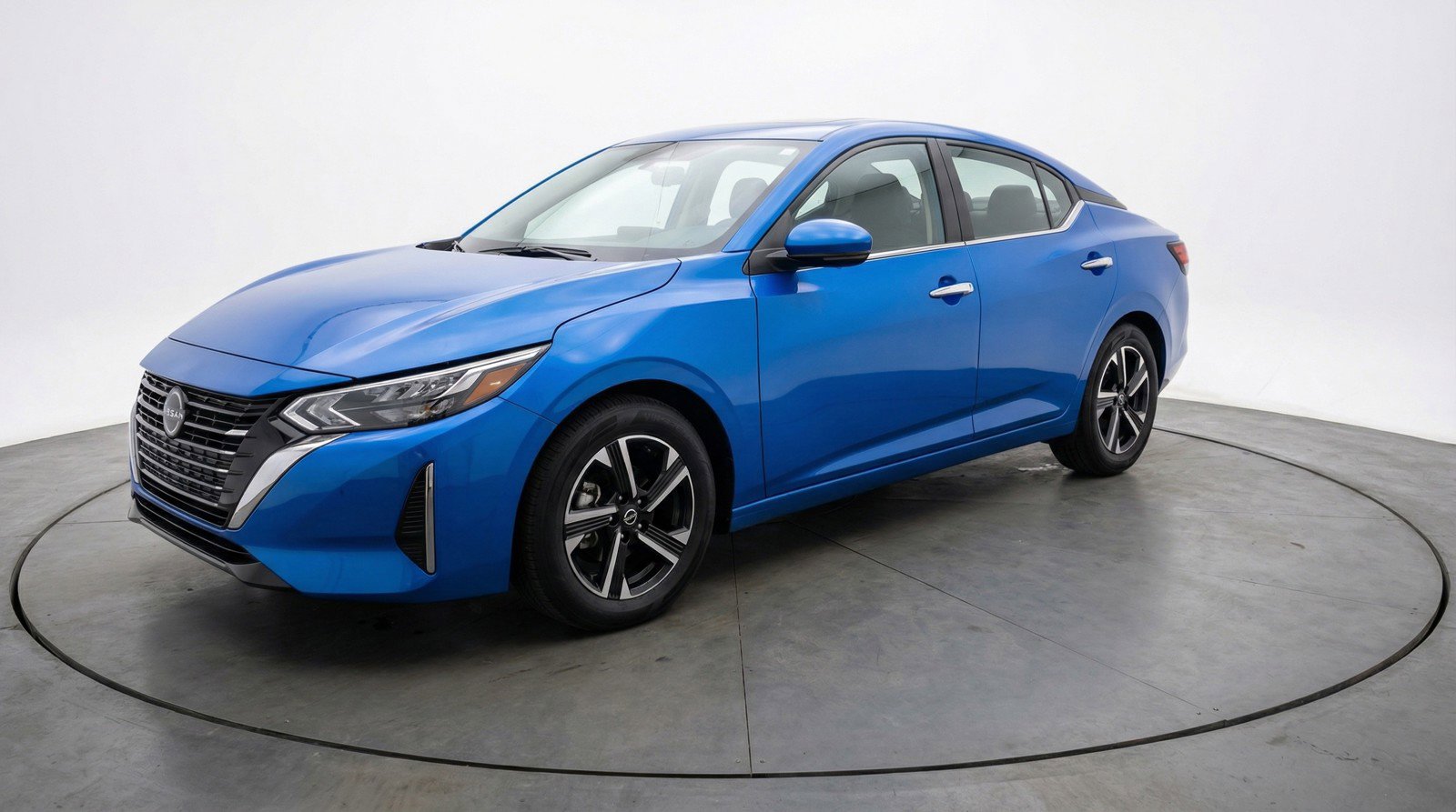 Used 2025 Nissan Sentra SV image 3