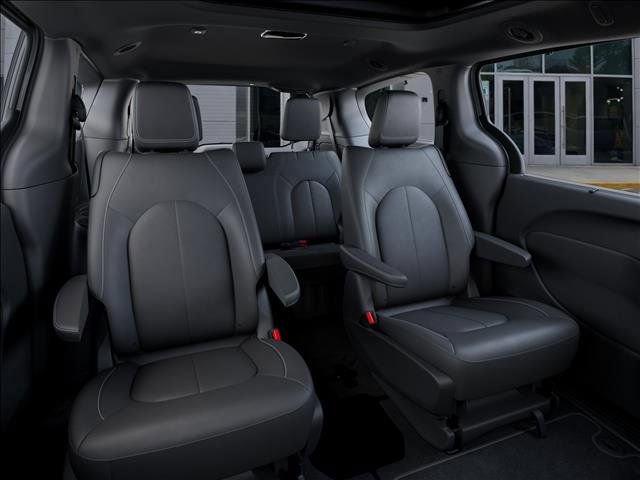 New 2027 Chrysler Pacifica Select AWD/4WD image 15
