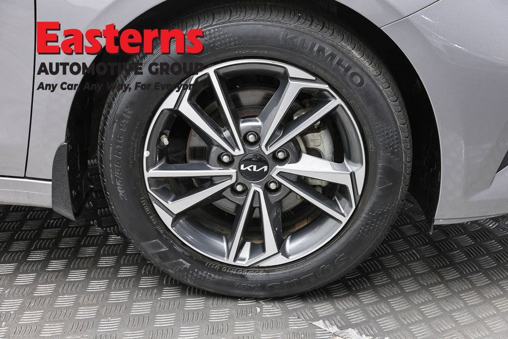 Used 2023 Kia Forte LXS w/ LXS Technology Package FWD image 31