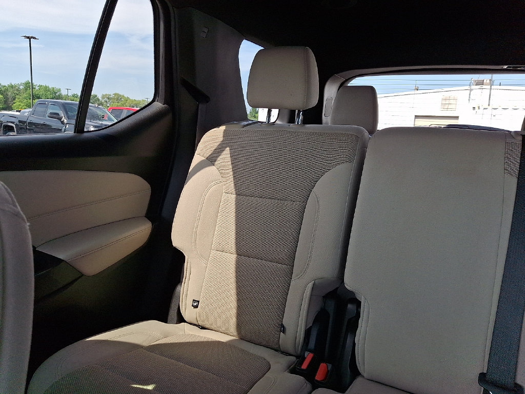 Used 2022 Chevrolet Traverse LS FWD image 19