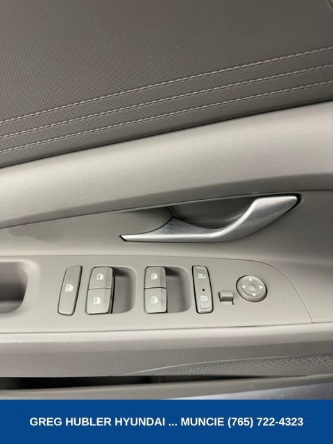 Used 2023 Hyundai Elantra SE FWD image 43