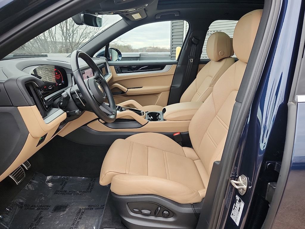 Certified 2024 Porsche Cayenne S image 5