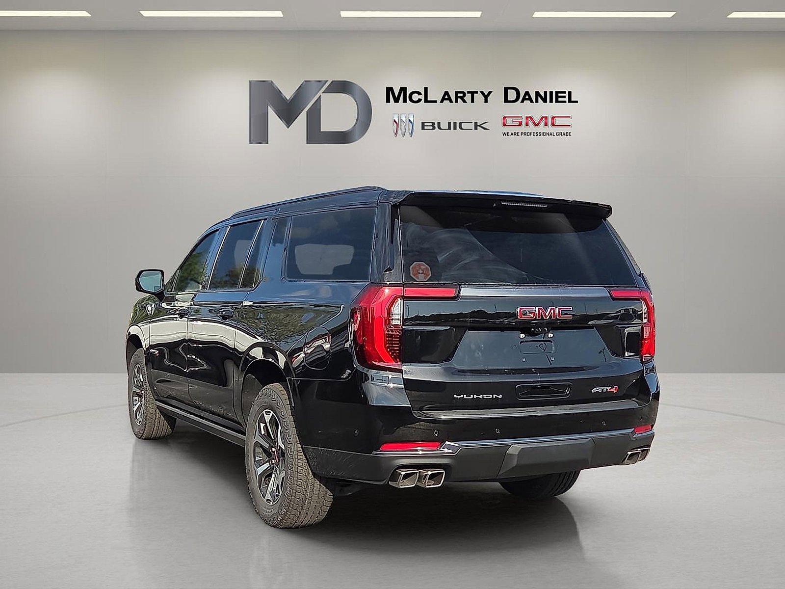 New 2026 GMC Yukon XL AT4 w/ AT4 Premium Plus Package image 4