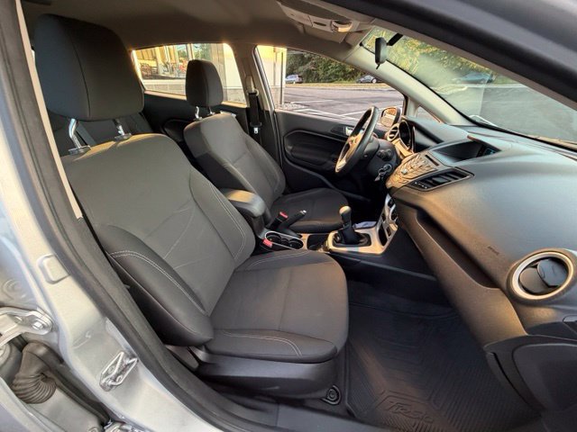 Used 2016 Ford Fiesta SE w/ Cold Weather Package FWD image 13