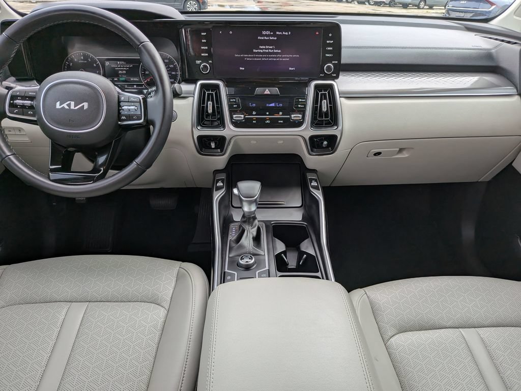 Certified 2023 Kia Sorento S FWD image 16