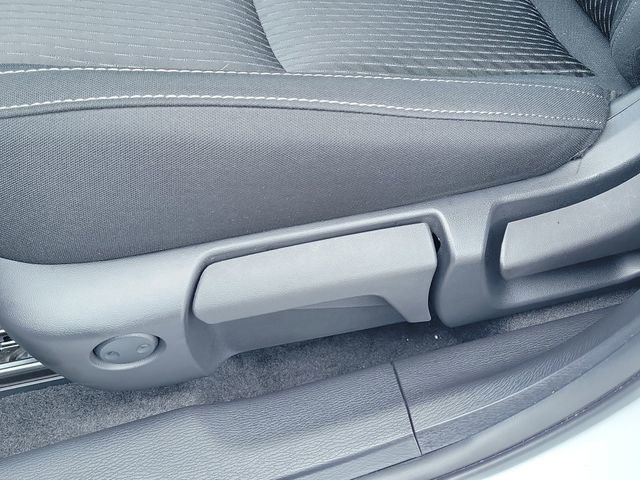 Used 2025 Mitsubishi Outlander ES FWD image 19