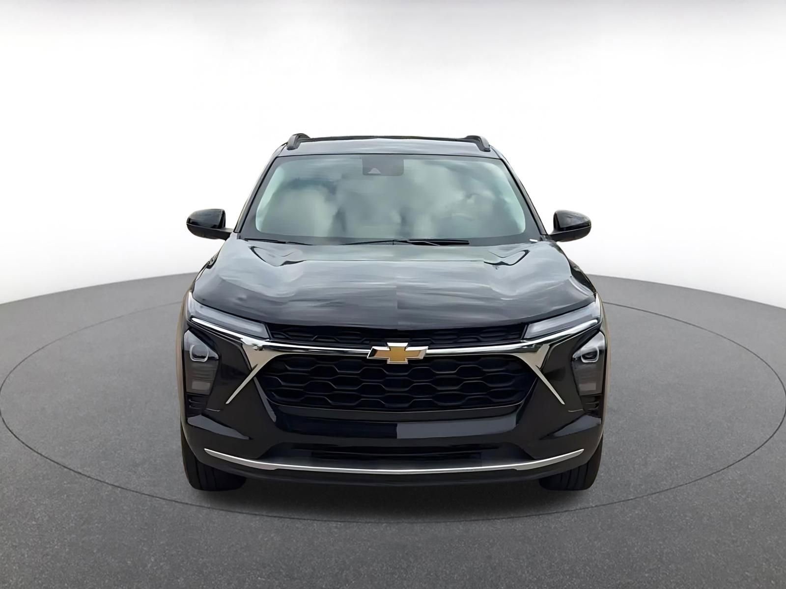 Used 2025 Chevrolet Trax LT w/ LT Convenience Package FWD image 4