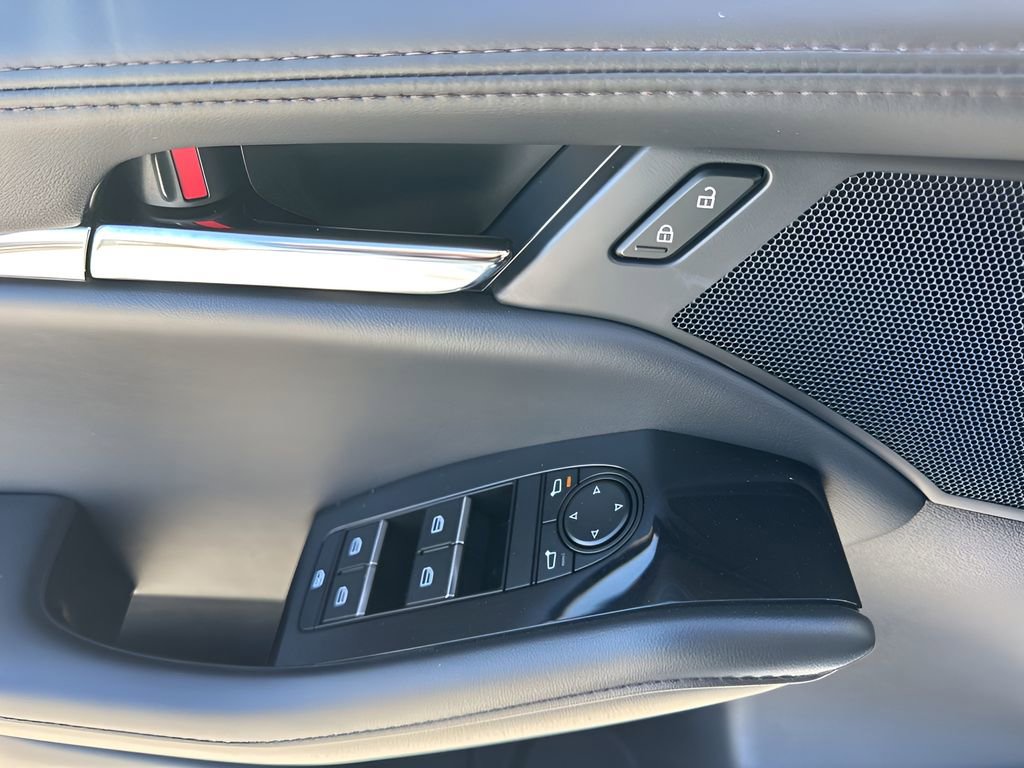 Used 2024 MAZDA MAZDA3 s image 26