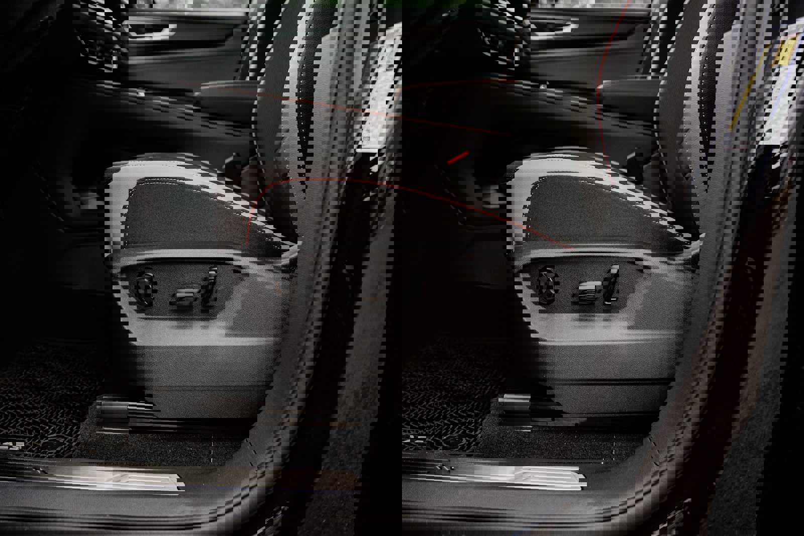 New 2025 Volkswagen Atlas Peak Edition SE image 16