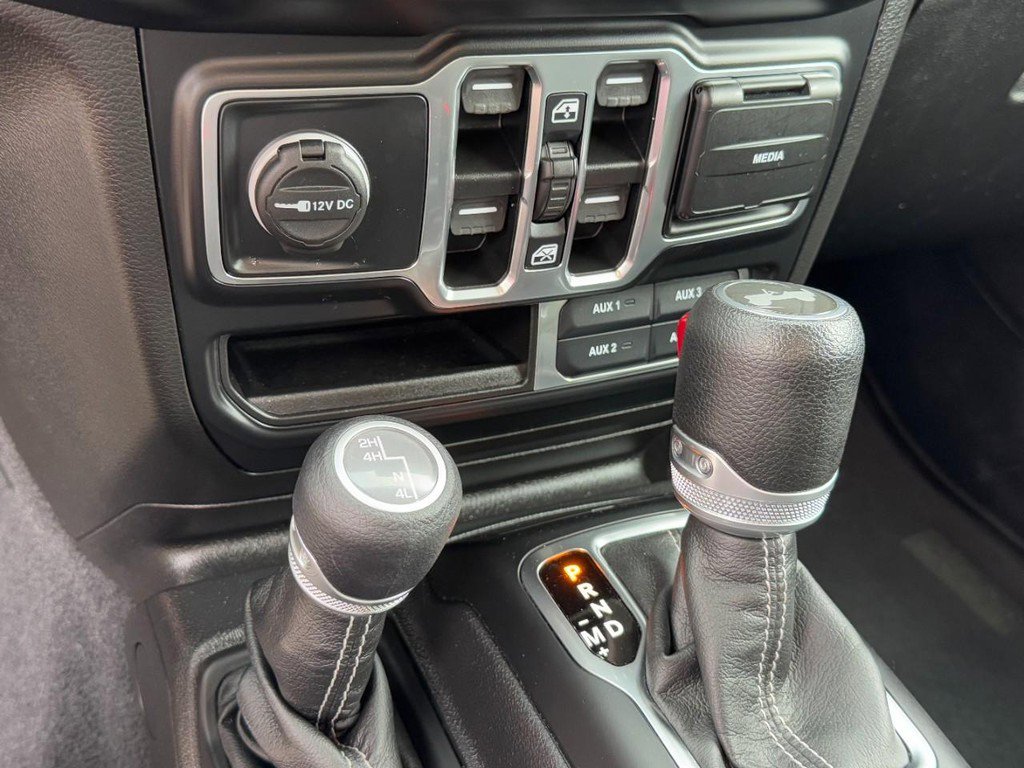 Used 2021 Jeep Wrangler Unlimited Sahara w/ Uconnect 4C Nav & Sound Group image 19