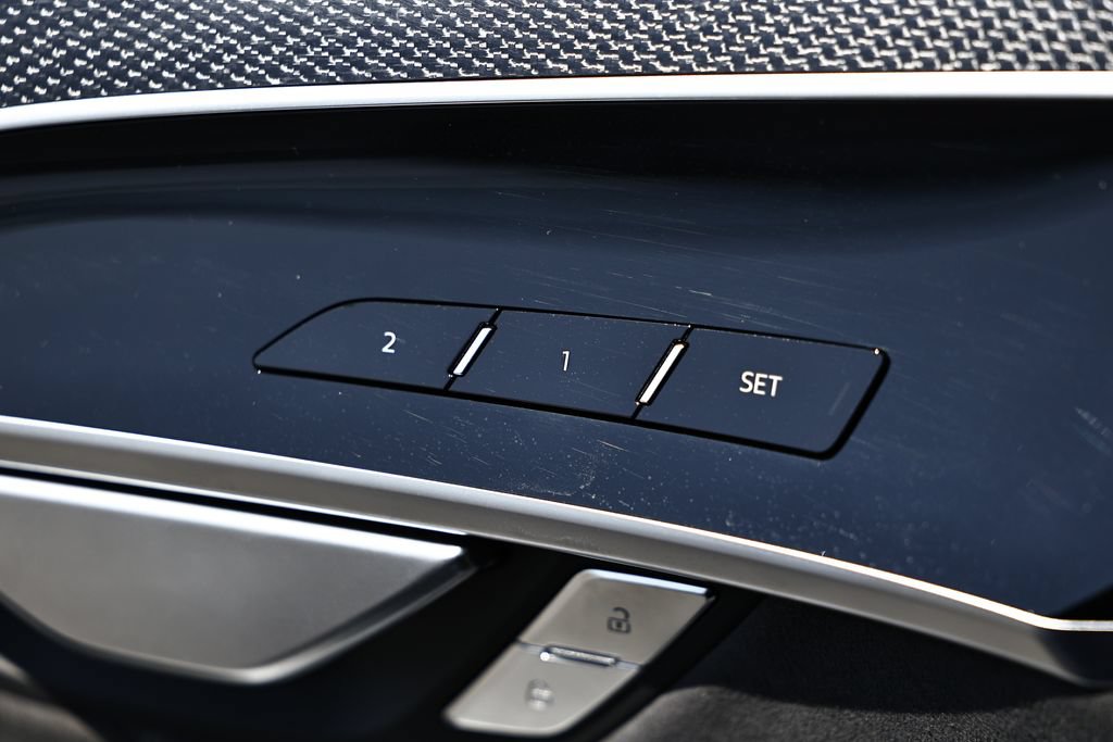 Used 2025 Audi S8 AWD/4WD image 15
