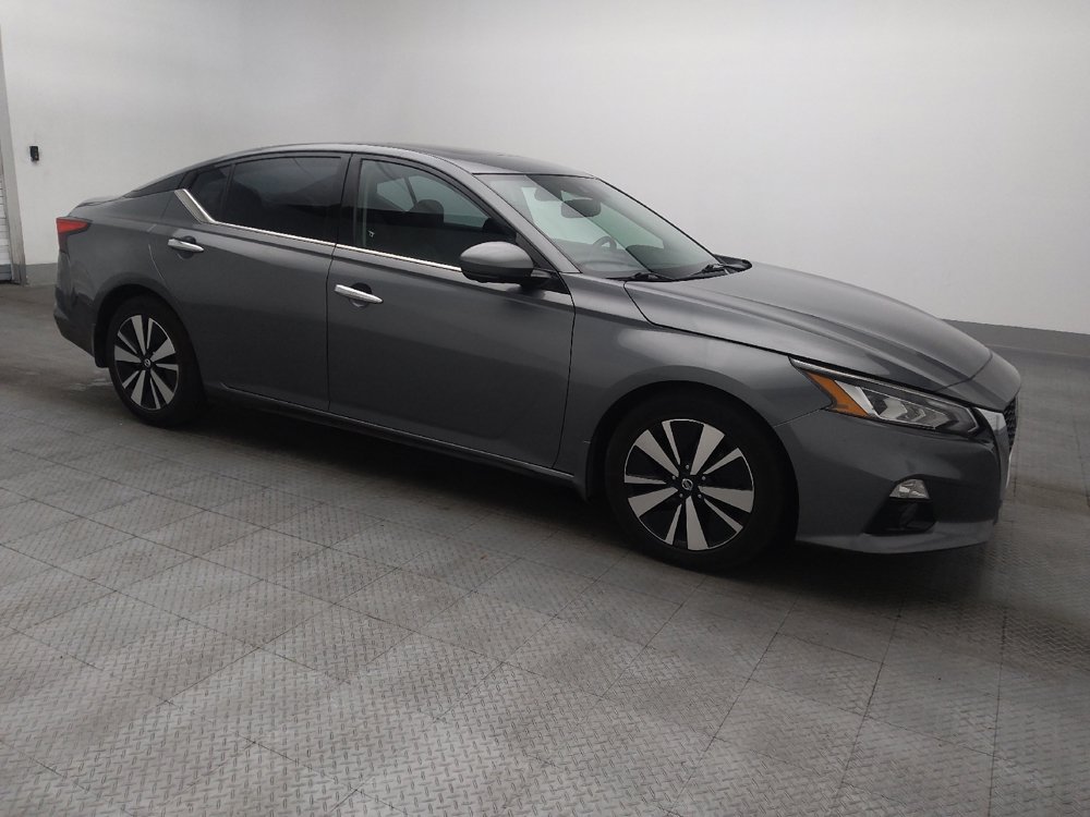 Used 2020 Nissan Altima 2.0 Platinum FWD image 11