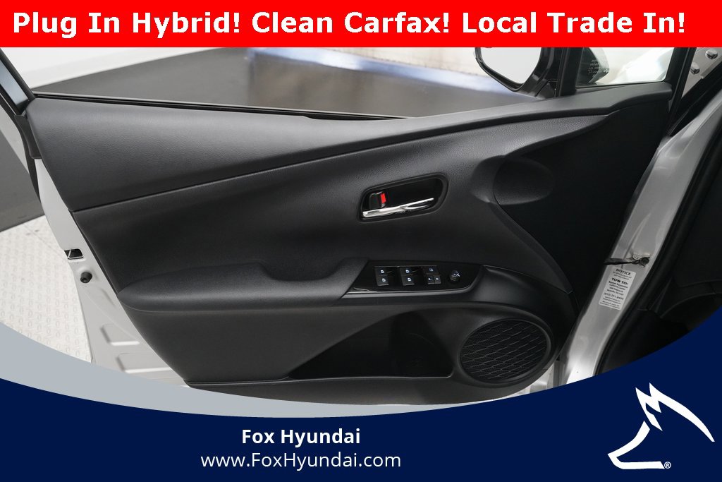 Used 2017 Toyota Prius Prime Premium image 27