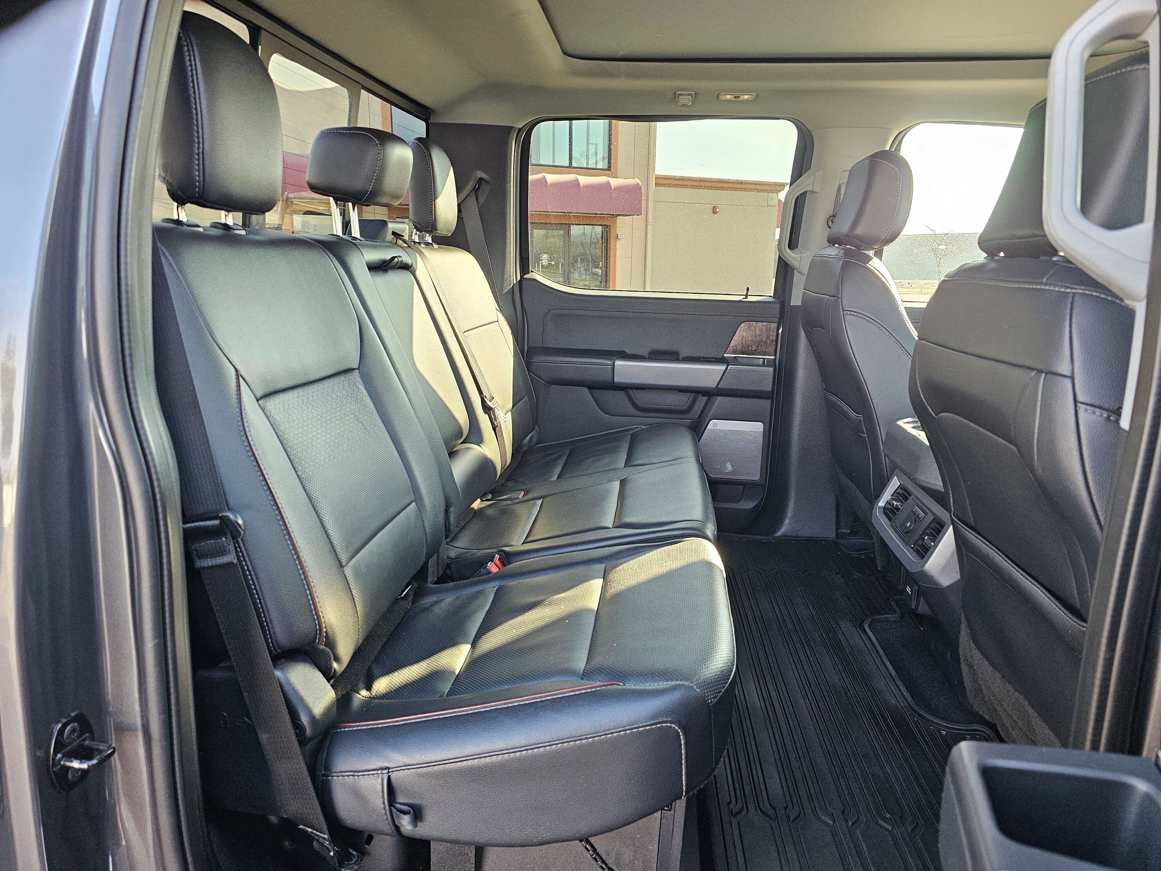 Used 2023 Ford F350 Lariat image 13