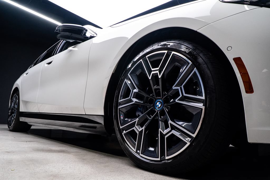 Used 2024 BMW i5 M60 AWD/4WD image 15