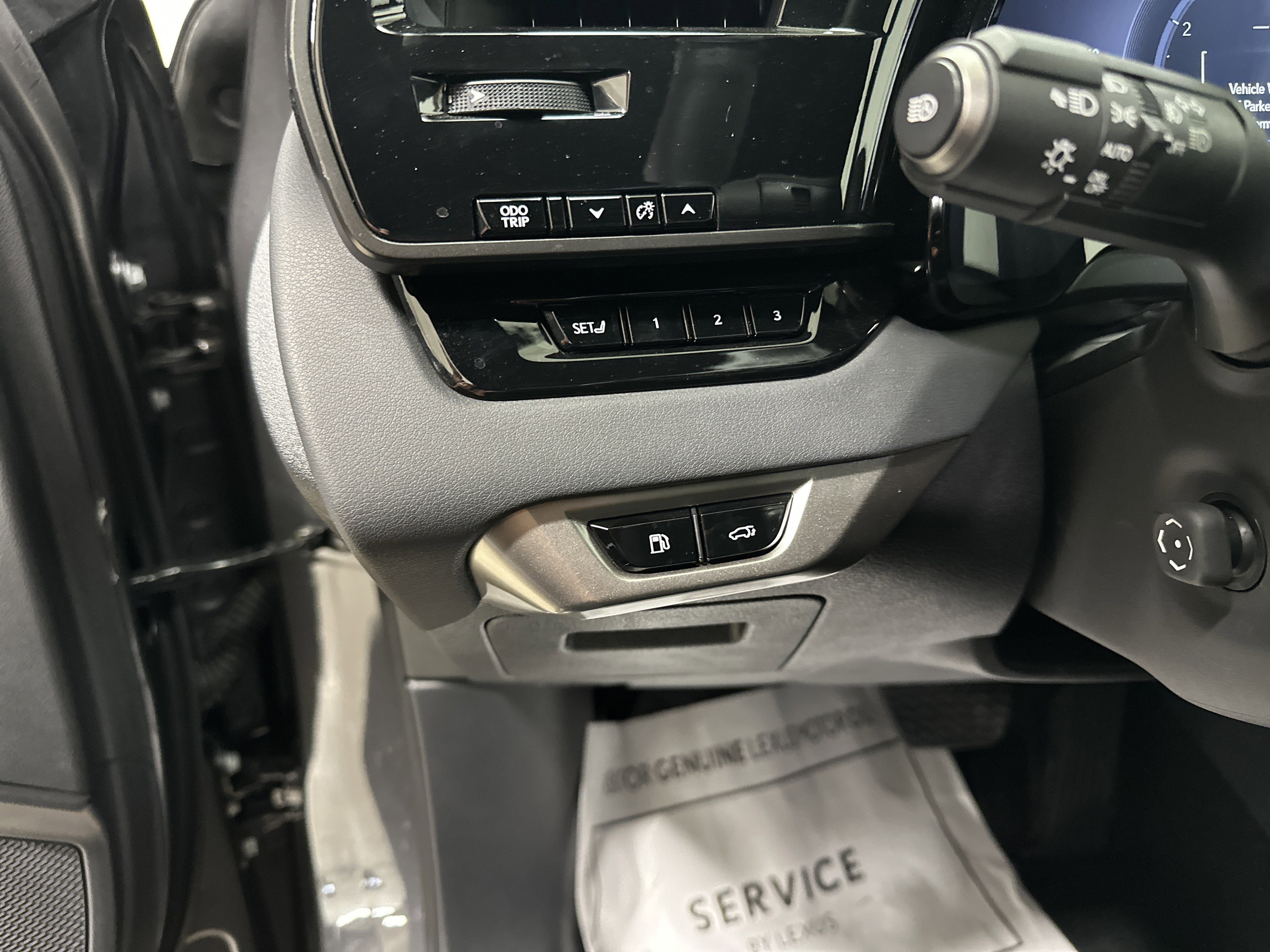 Used 2025 Lexus RX 350 AWD image 37