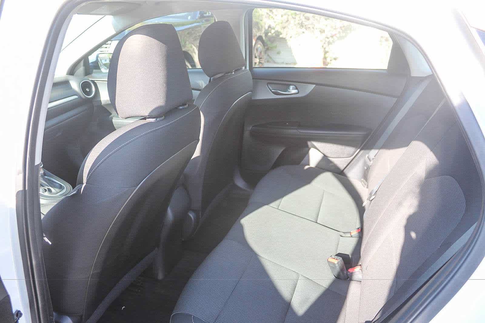 Used 2020 Kia Forte LXS FWD image 30