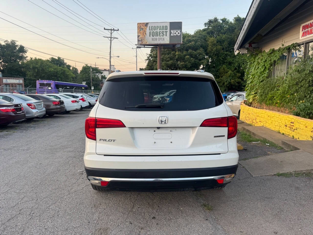 Used 2018 Honda Pilot Touring image 4