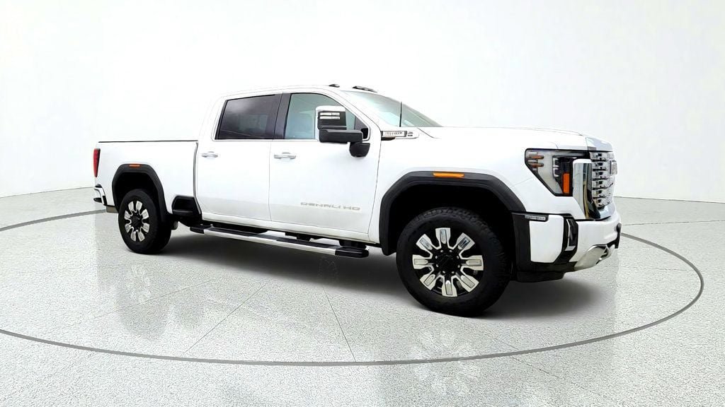 Used 2024 GMC Sierra 2500 Denali w/ Denali Reserve Package AWD/4WD image 3