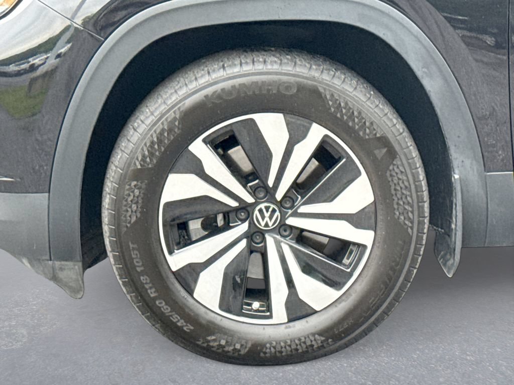 Used 2024 Volkswagen Atlas Cross Sport SE AWD/4WD image 17