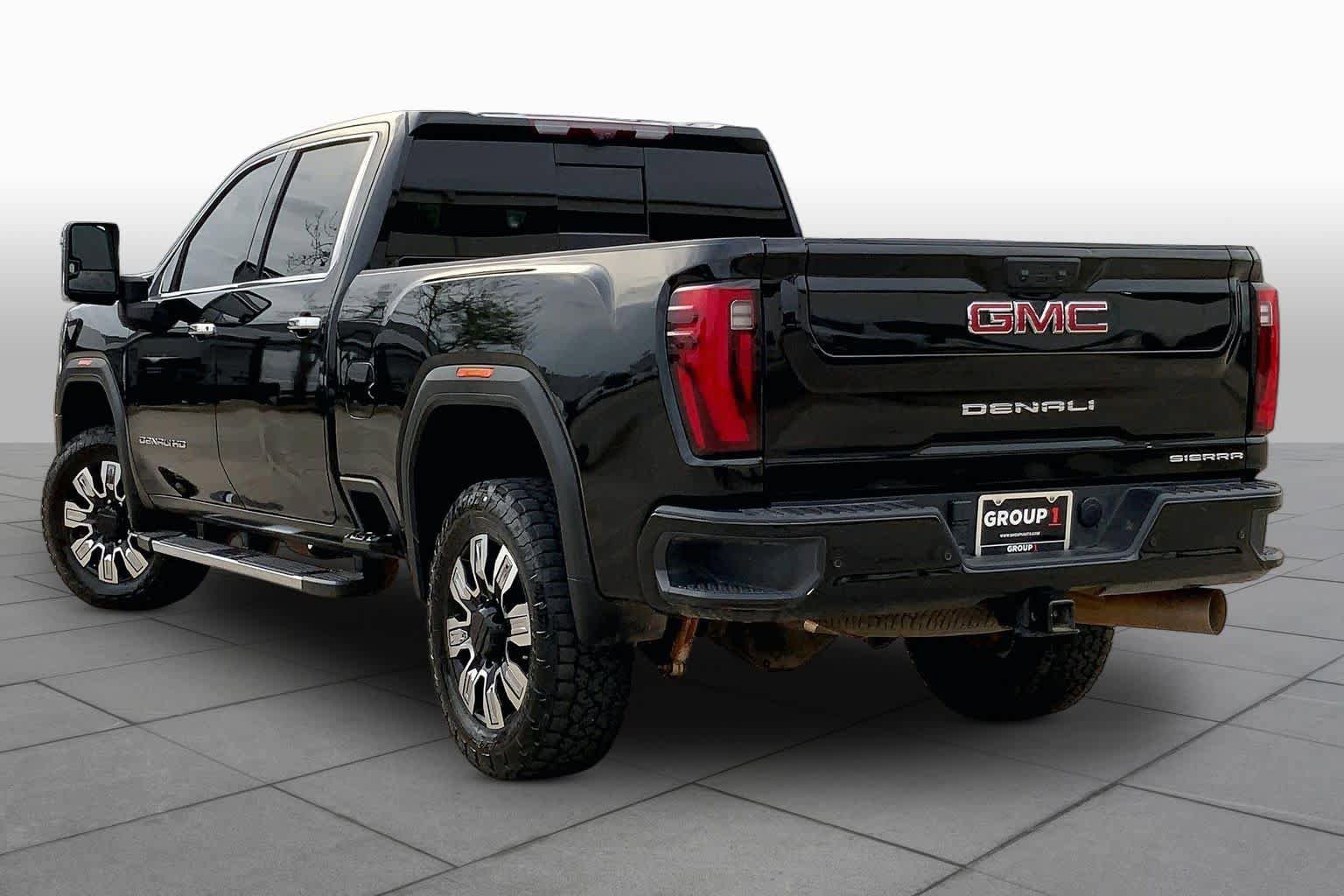 Used 2024 GMC Sierra 2500 Denali w/ Denali Reserve Package AWD/4WD image 12