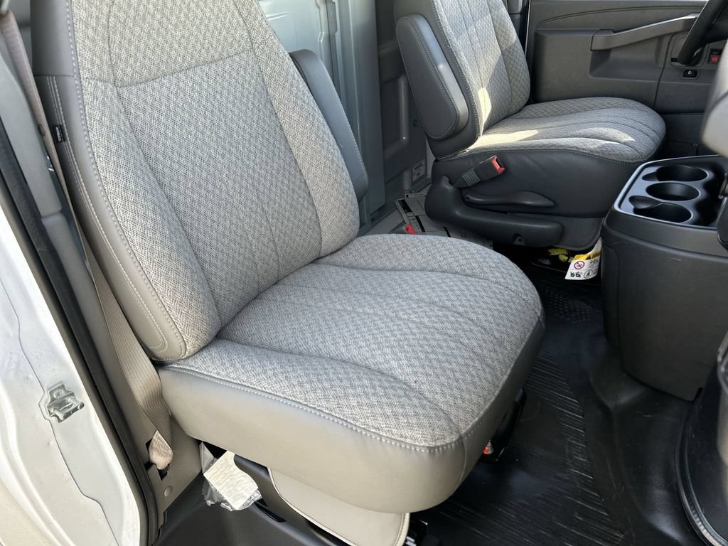 New 2025 GMC Savana 3500 w/ Power Convenience Package RWD image 27