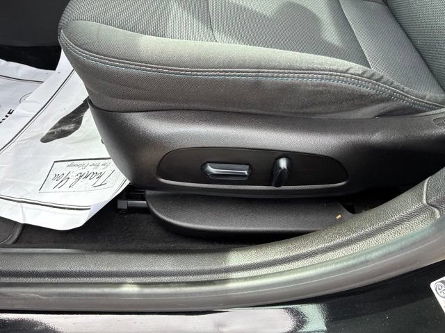 Used 2017 Chevrolet Cruze LT w/ Convenience Package FWD image 11