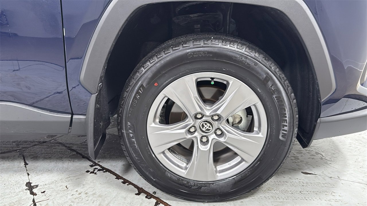 Used 2025 Toyota RAV4 XLE w/ Convenience Package image 21