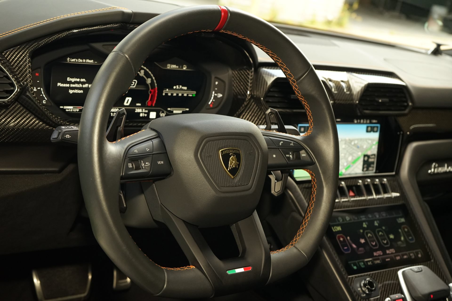 Used 2024 Lamborghini Urus Performante AWD/4WD image 26