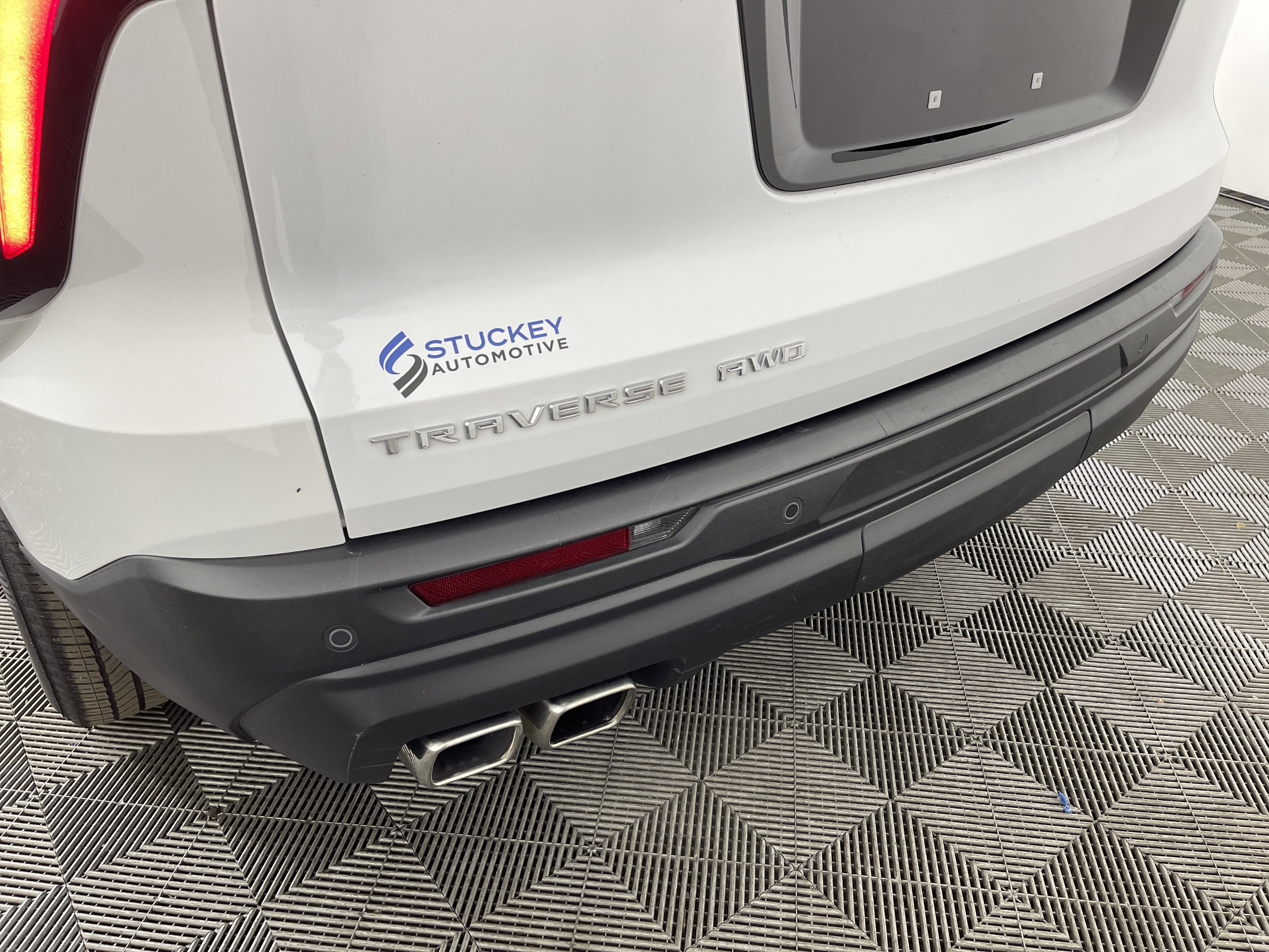 Used 2024 Chevrolet Traverse LS image 6