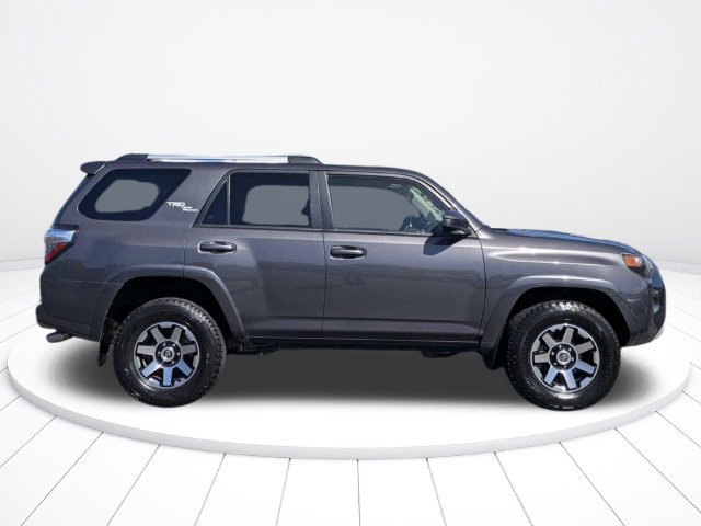 Used 2018 Toyota 4Runner TRD Off-Road AWD/4WD image 2