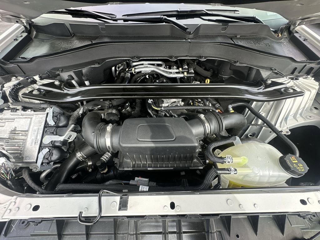 Used 2025 Ford Explorer Platinum w/ Ultimate Package image 27