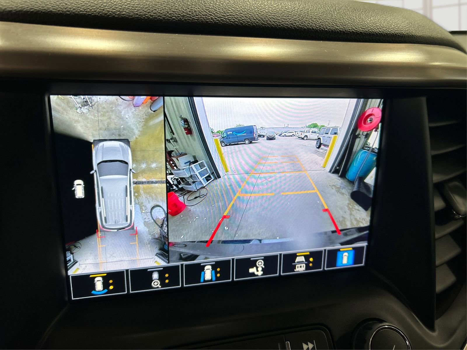 Used 2021 GMC Acadia Denali w/ Denali Ultimate Package AWD/4WD image 27