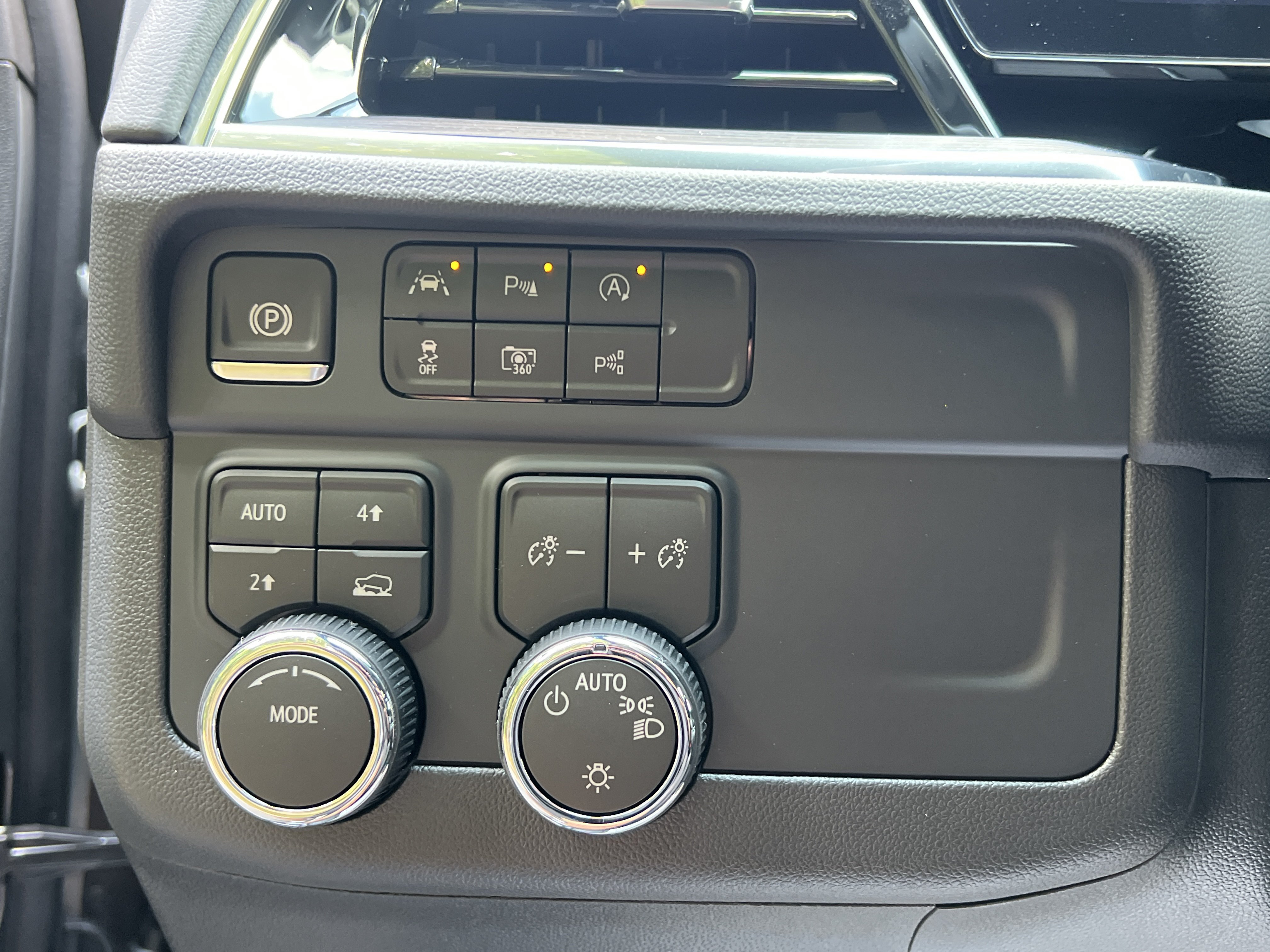 New 2026 Chevrolet Tahoe LS AWD/4WD image 18