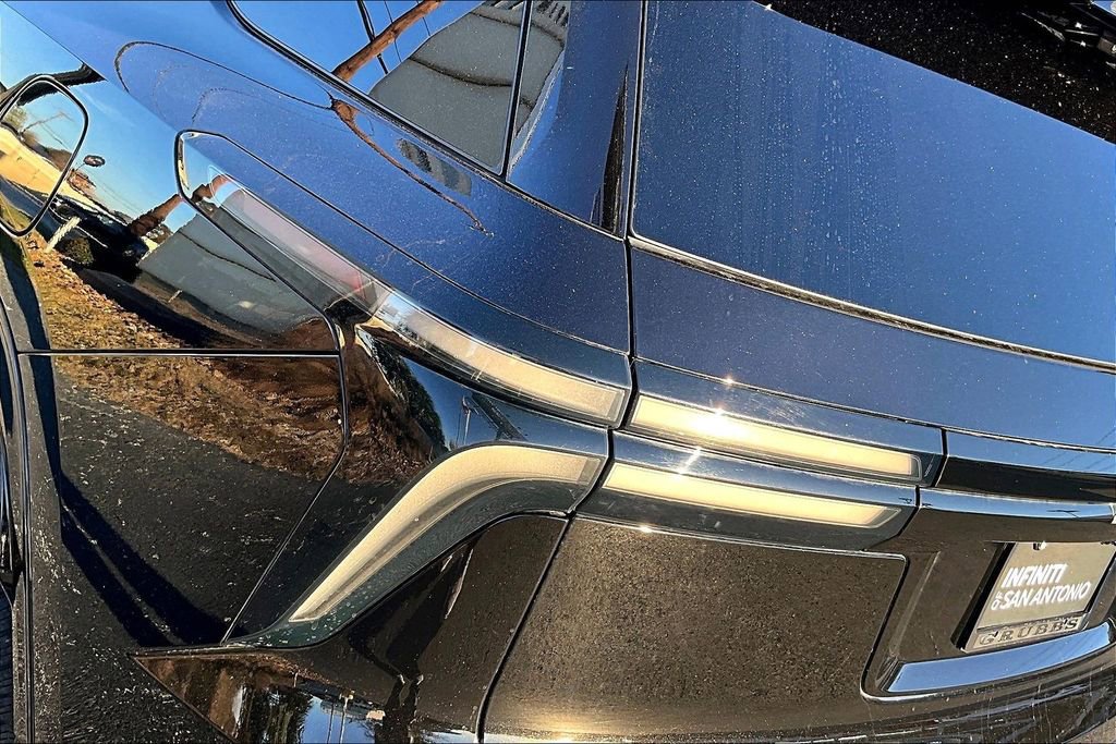 Used 2024 Chevrolet Traverse RS image 41