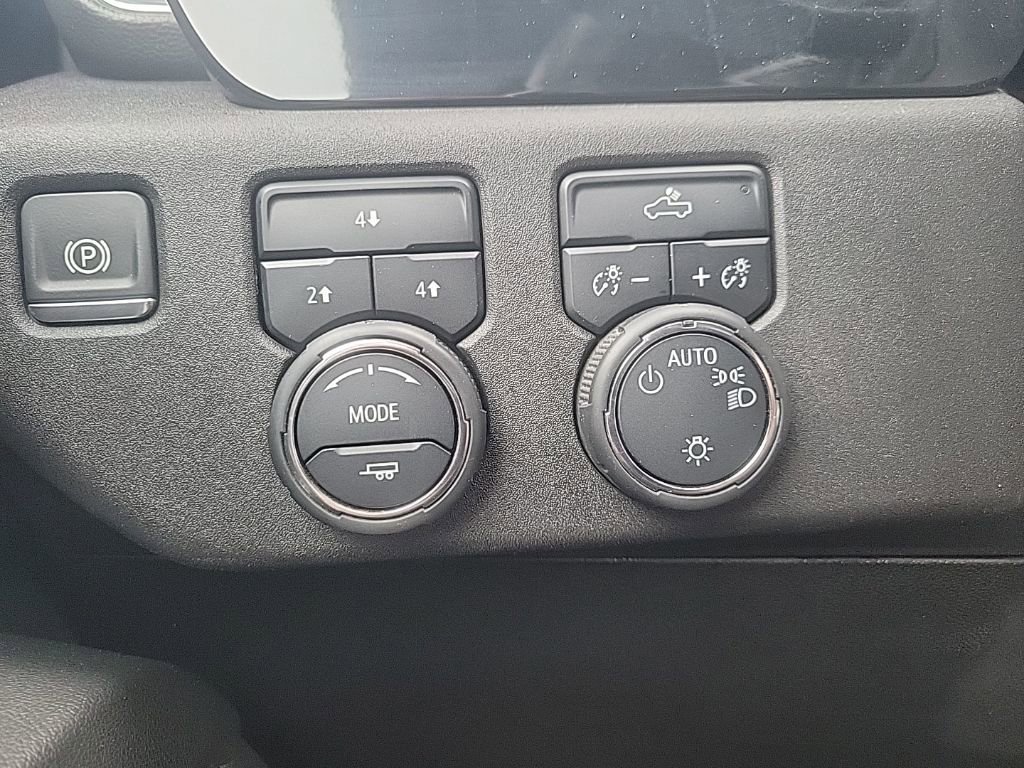 Used 2024 Chevrolet Silverado 2500 LT AWD/4WD image 9