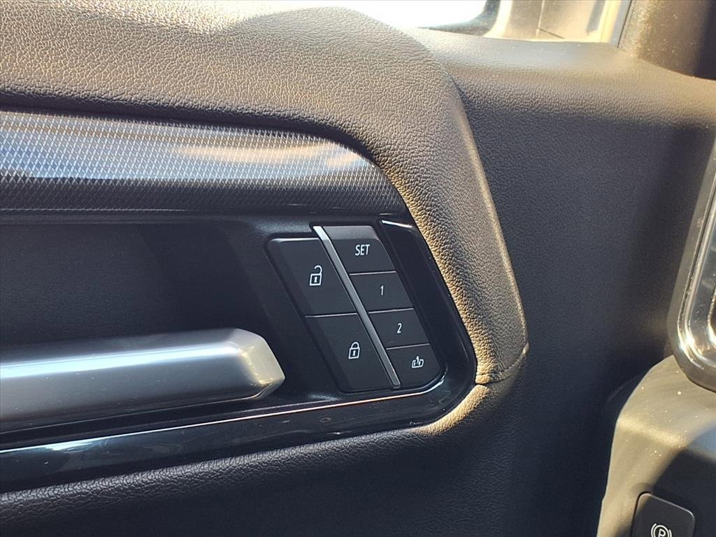 Used 2022 GMC Sierra 1500 AT4 w/ Sierra Safety Plus Package image 37