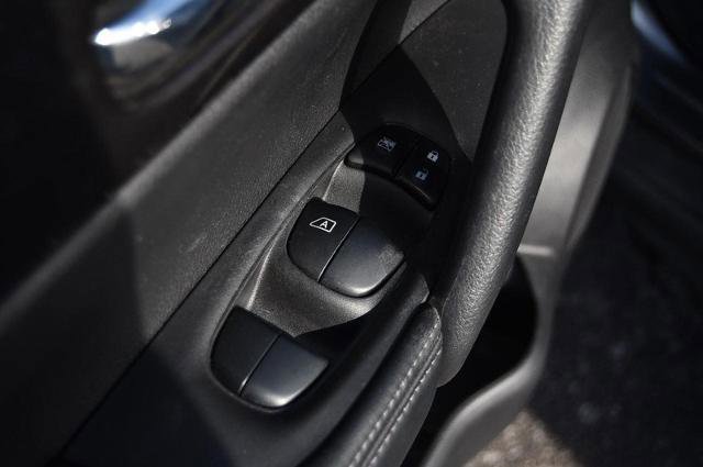 Used 2020 Nissan Rogue SV w/ Premium Package image 9